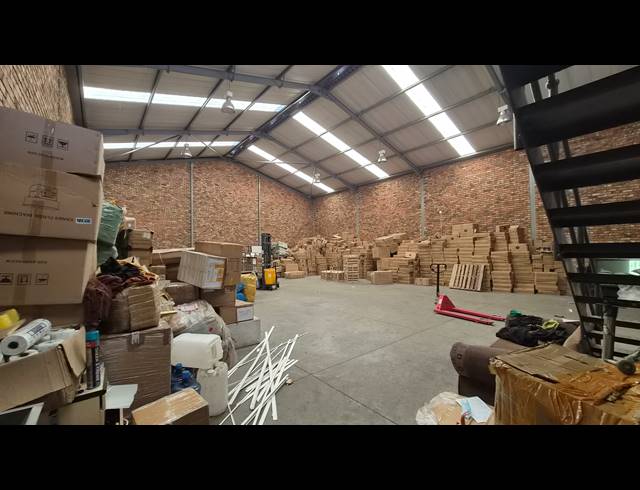 412M² WAREHOUSE TO LET IN BARTLETT